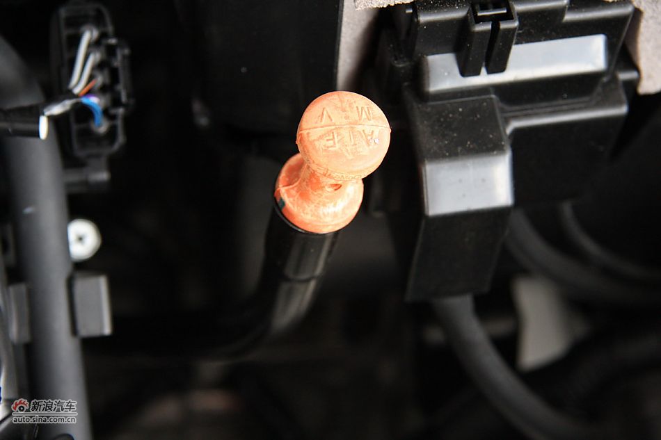 发动机、底盘悬挂及后备箱