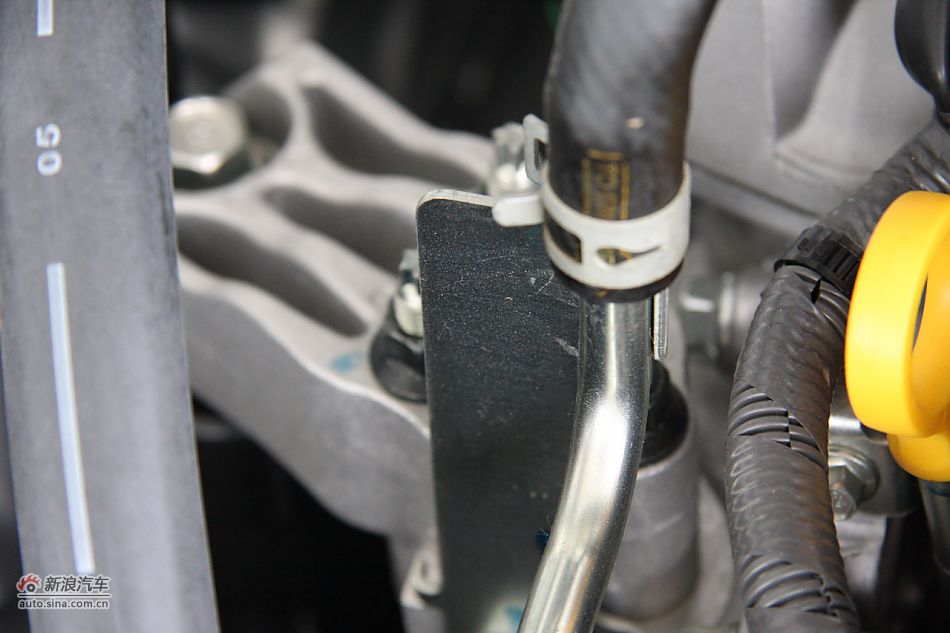 发动机、底盘悬挂及后备箱