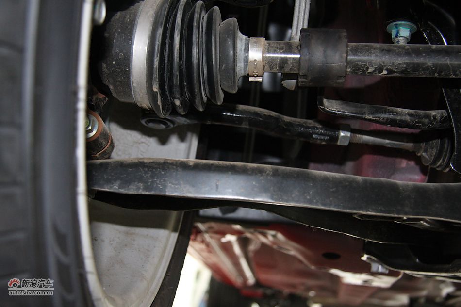 发动机、底盘悬挂及后备箱