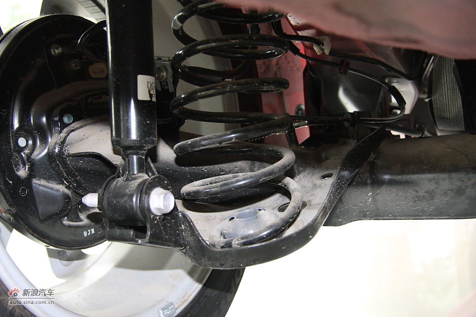 发动机、底盘悬挂及后备箱