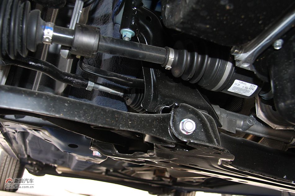 发动机、底盘悬挂及后备箱