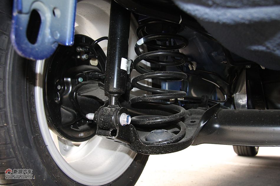 发动机、底盘悬挂及后备箱