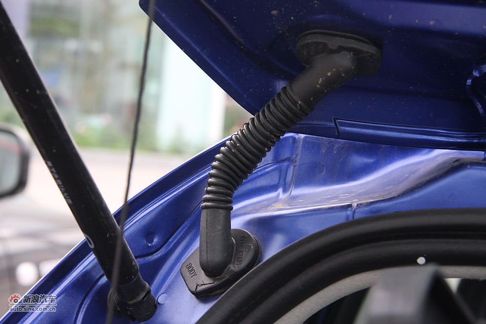 发动机、底盘悬挂及后备箱