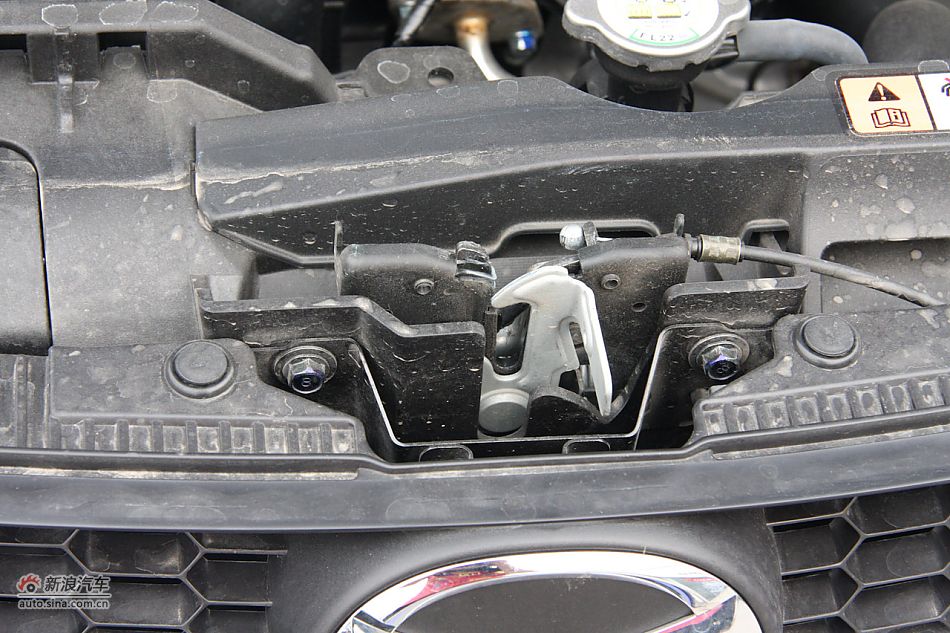 发动机、底盘悬挂及后备箱