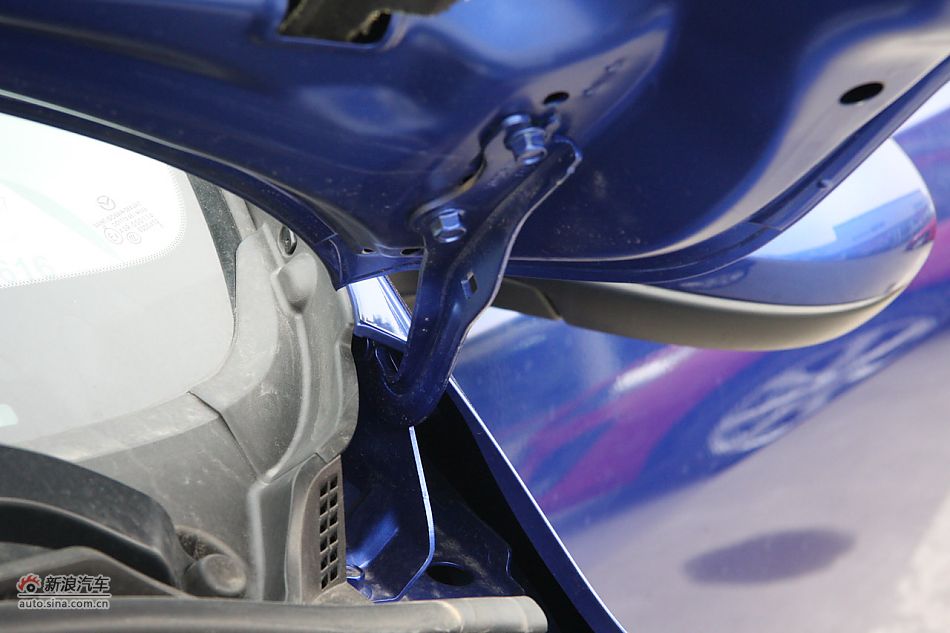 发动机、底盘悬挂及后备箱