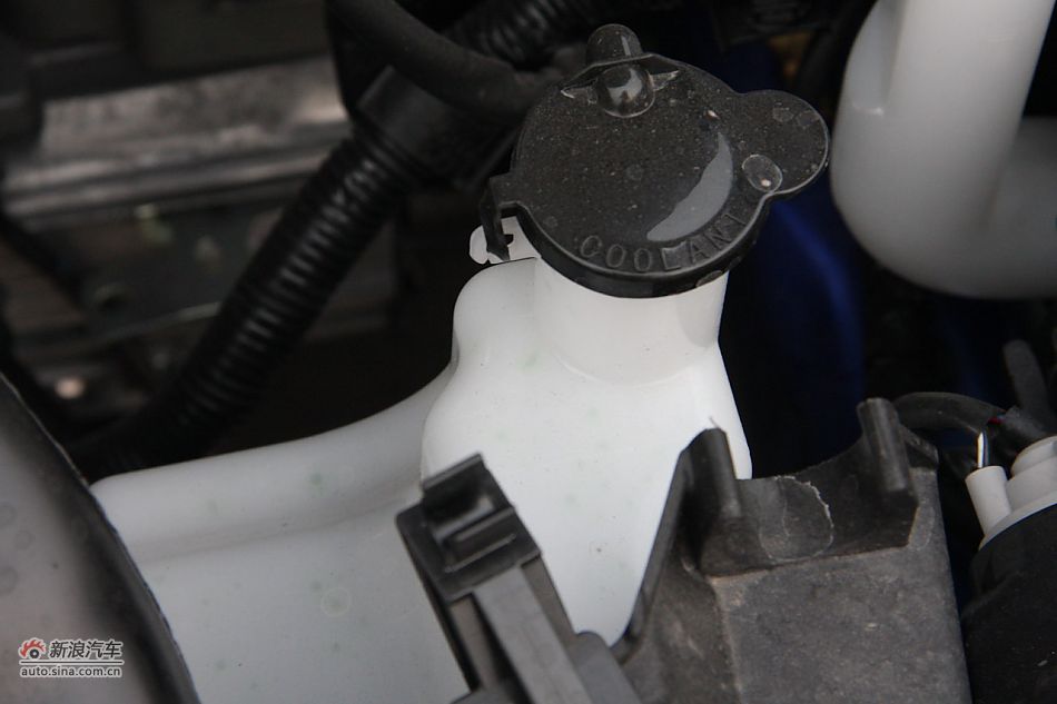 发动机、底盘悬挂及后备箱