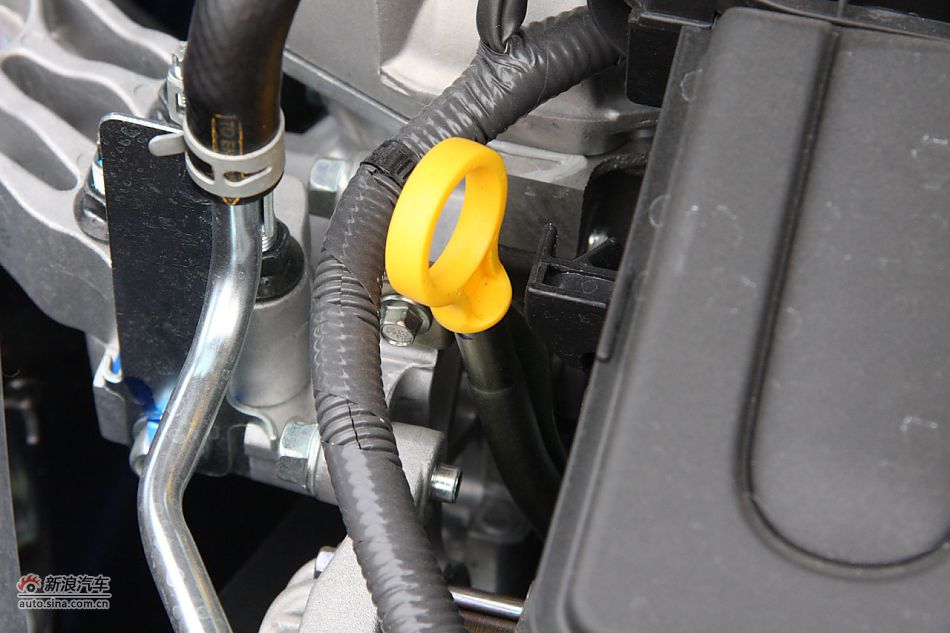 发动机、底盘悬挂及后备箱