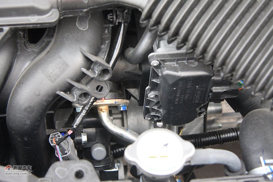 发动机、底盘悬挂及后备箱