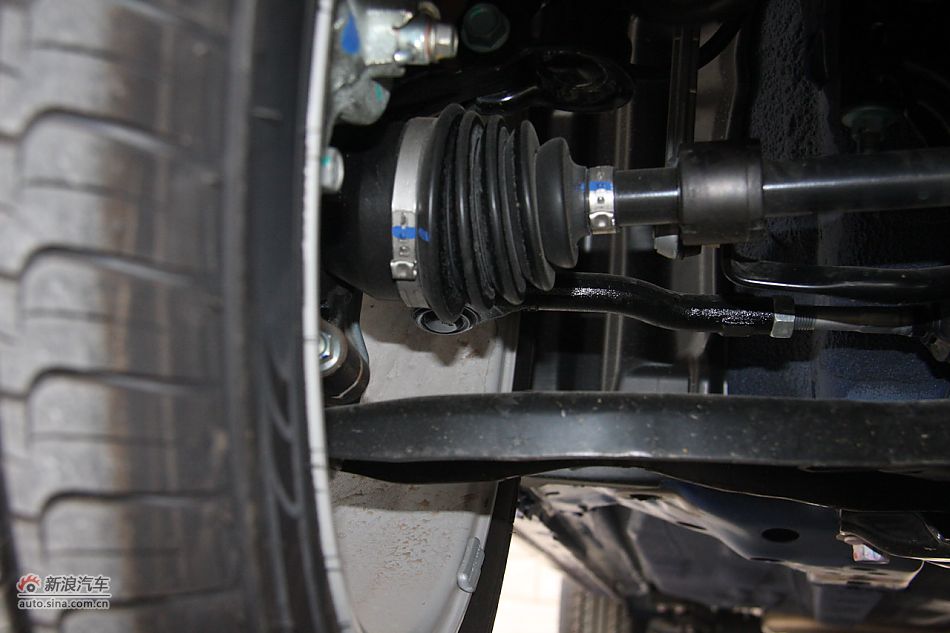 发动机、底盘悬挂及后备箱