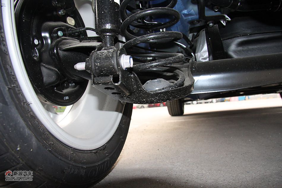 发动机、底盘悬挂及后备箱