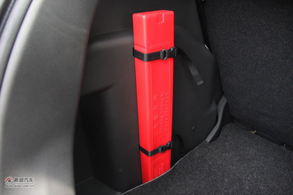 发动机、底盘悬挂及后备箱