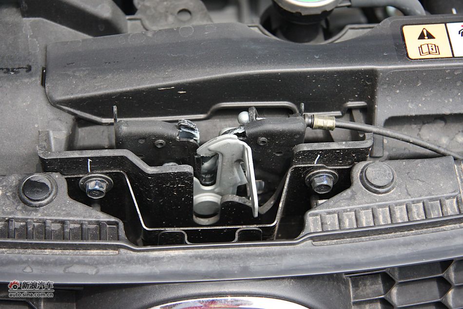 发动机、底盘悬挂及后备箱