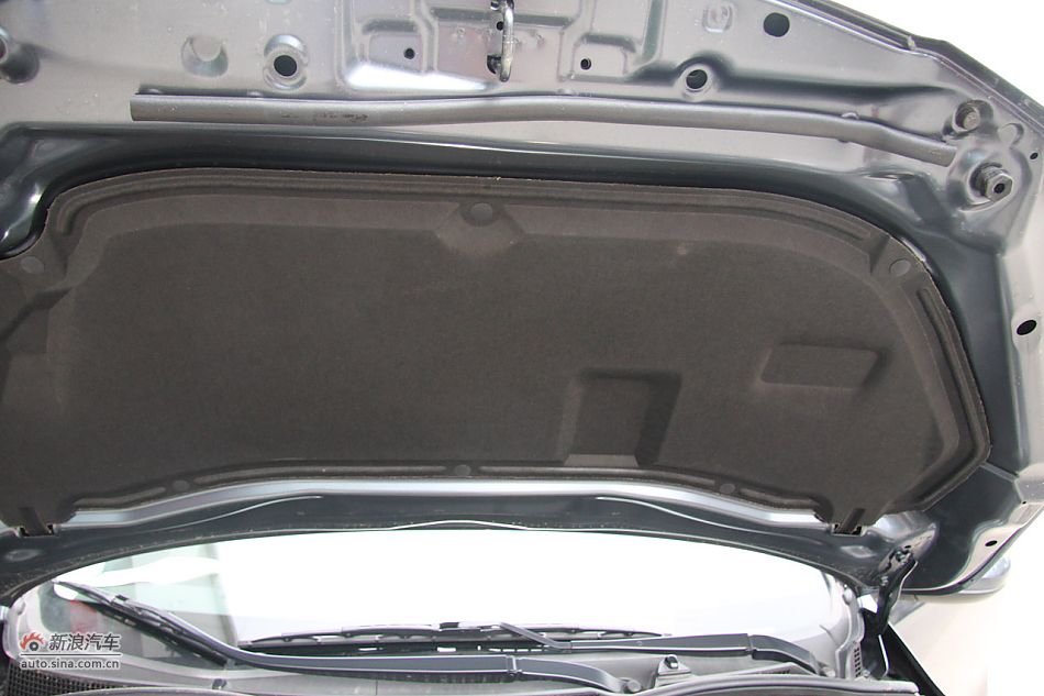 发动机、底盘悬挂及后备箱