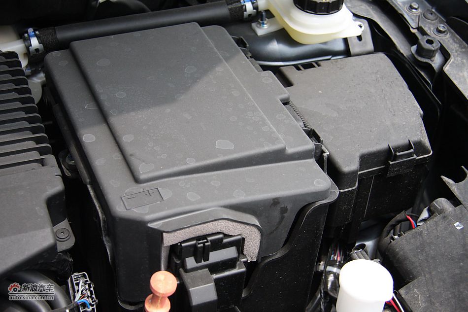 发动机、底盘悬挂及后备箱