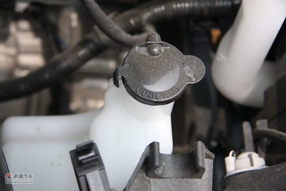 发动机、底盘悬挂及后备箱