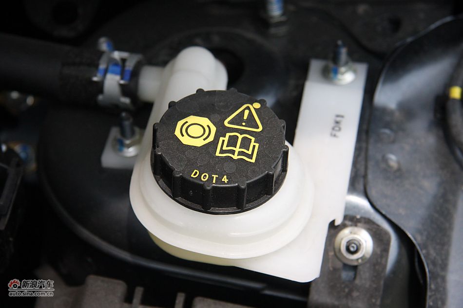 发动机、底盘悬挂及后备箱