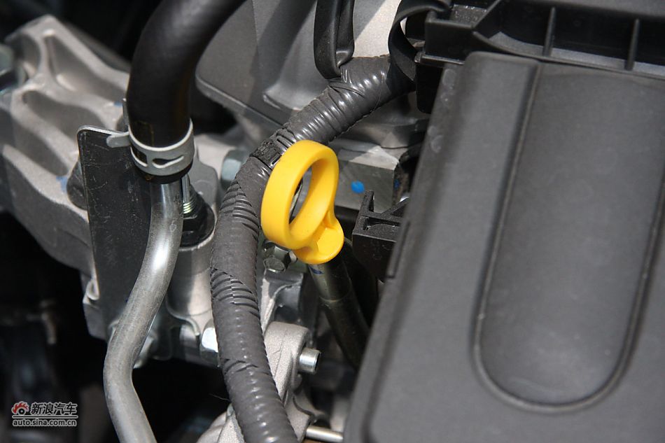 发动机、底盘悬挂及后备箱