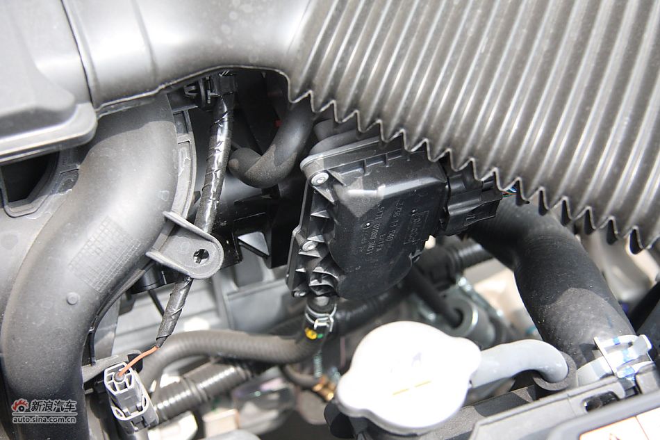 发动机、底盘悬挂及后备箱