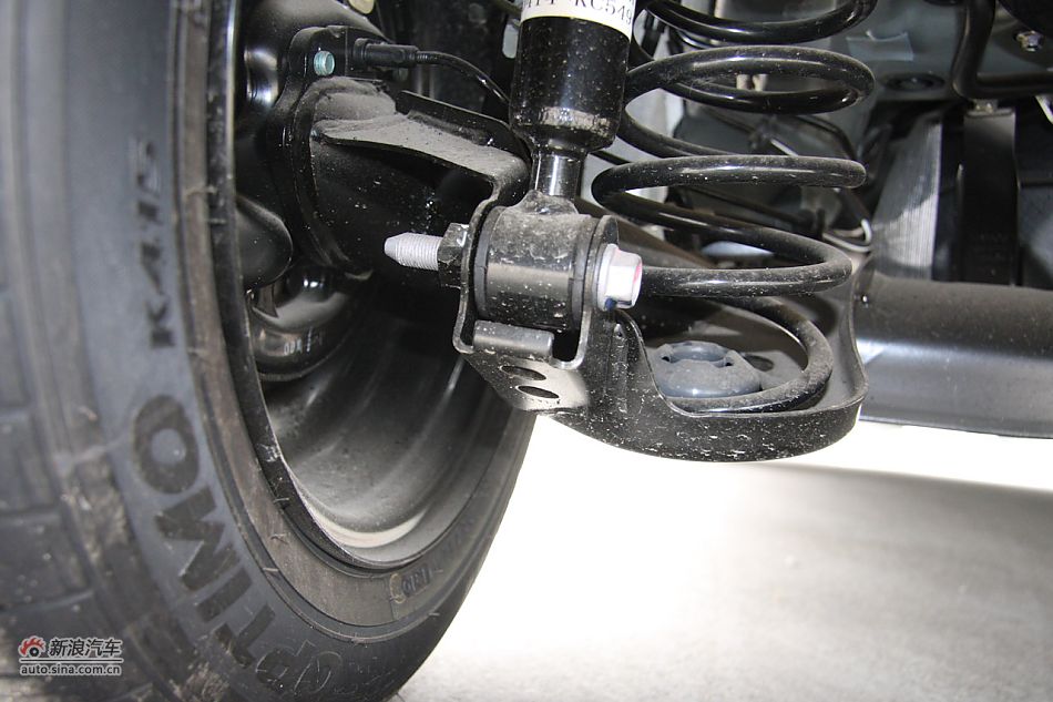 发动机、底盘悬挂及后备箱