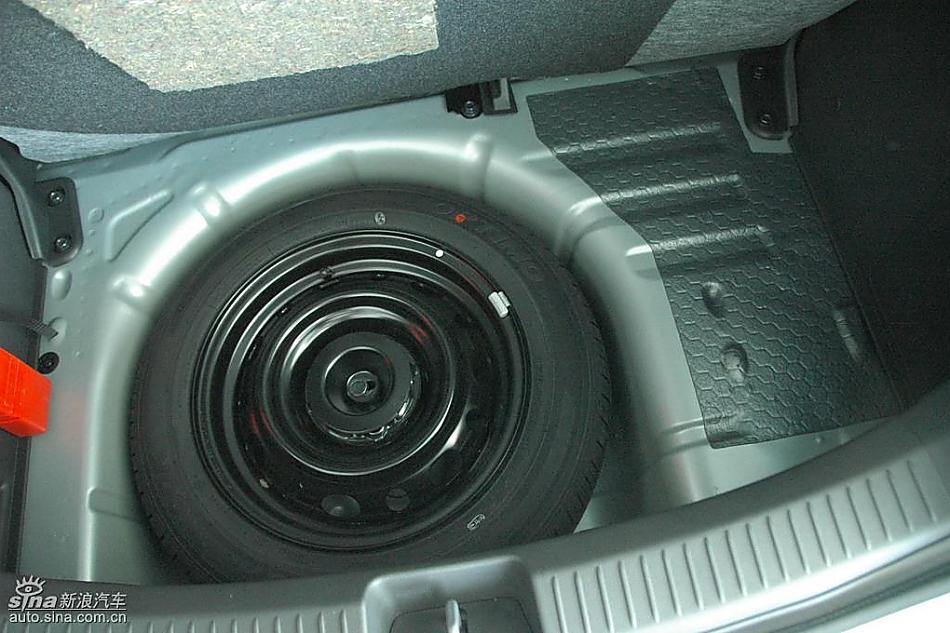 马自达2标准型1.3MT 内饰