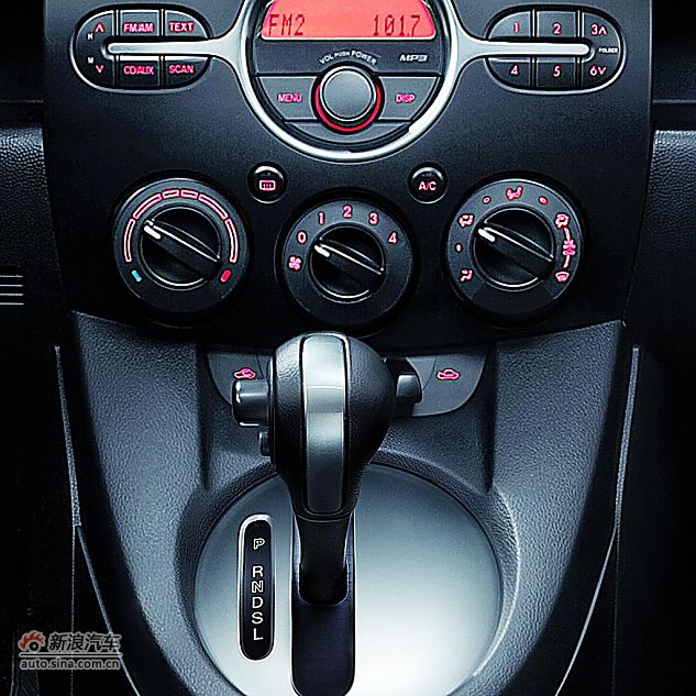 2011款马自达2炫动款内饰及细节