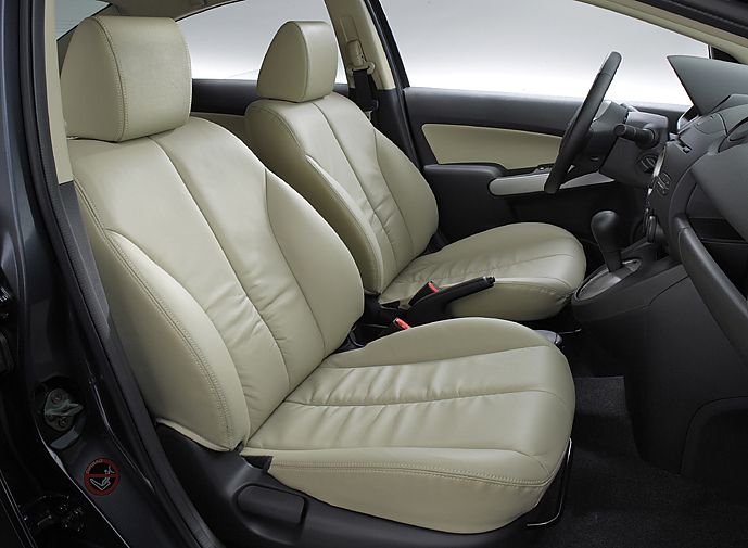 全新马自达2三厢轿车