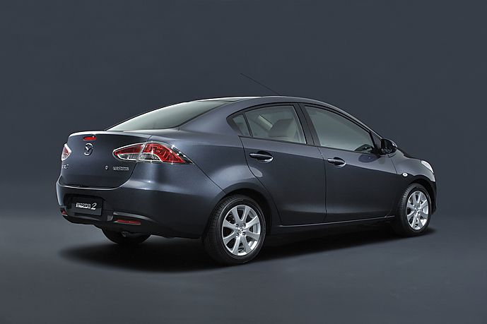 全新马自达2三厢轿车