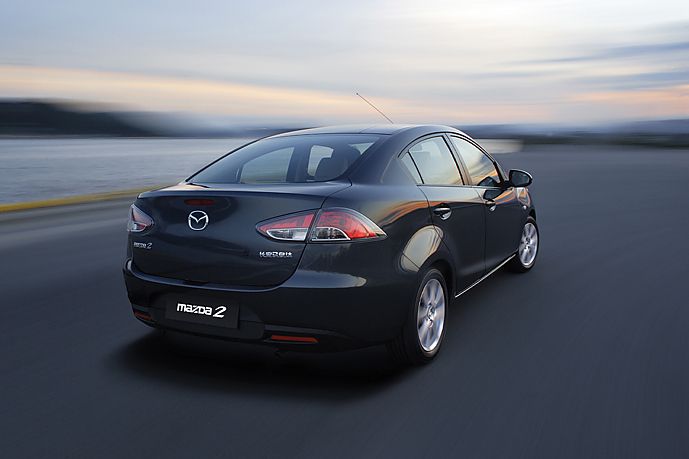 全新马自达2三厢轿车