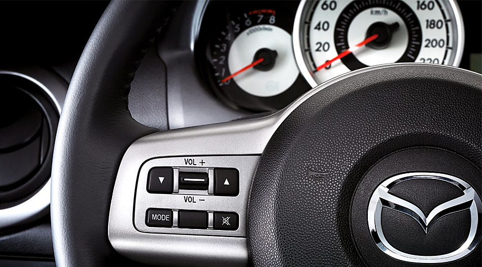 两厢马自达2内饰