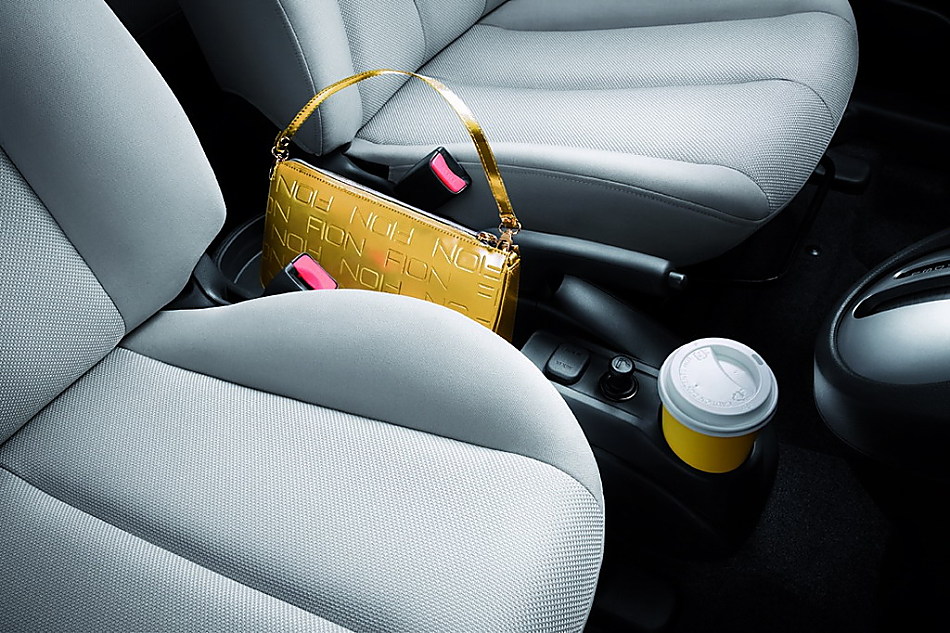 两厢马自达2内饰