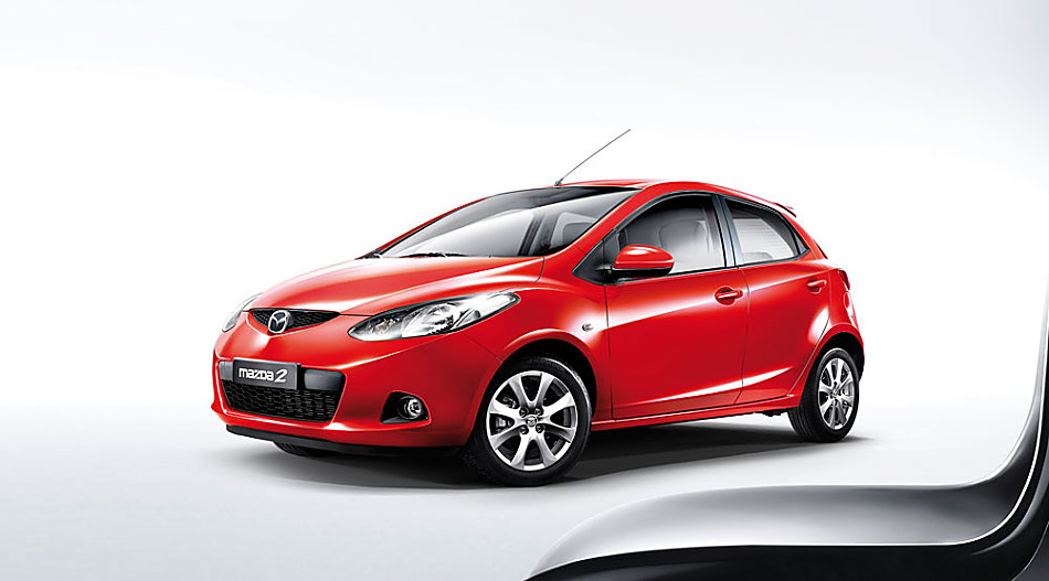 两厢马自达2外观