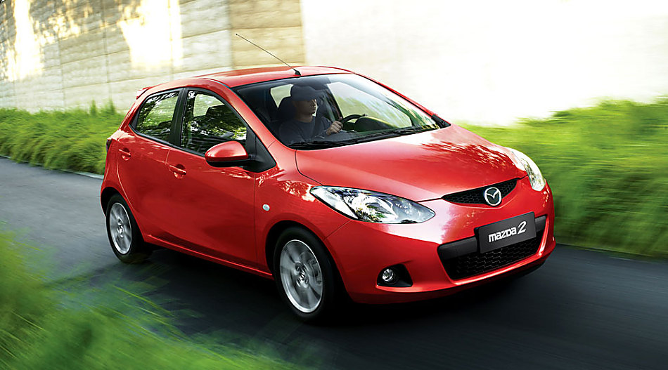 两厢马自达2外观