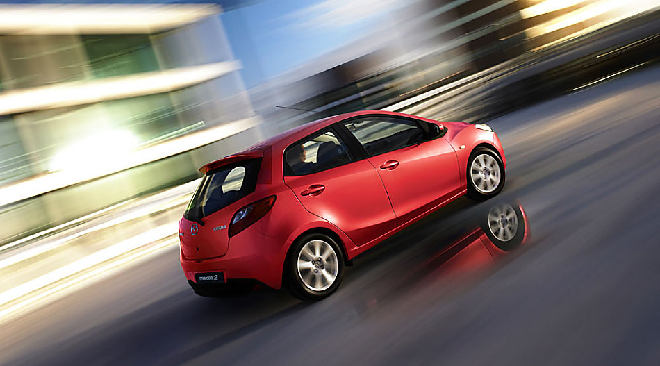 两厢马自达2外观