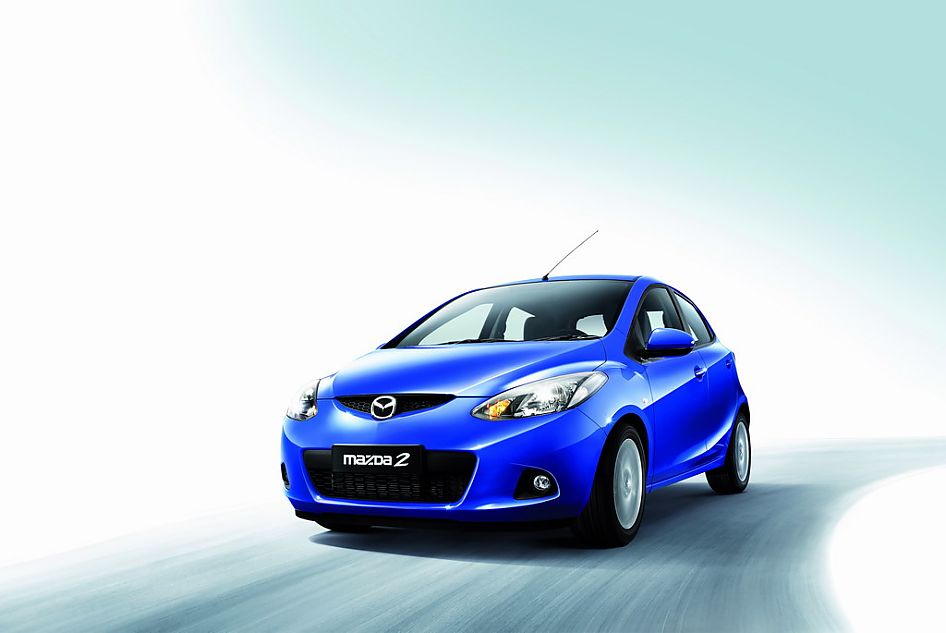 两厢马自达2外观