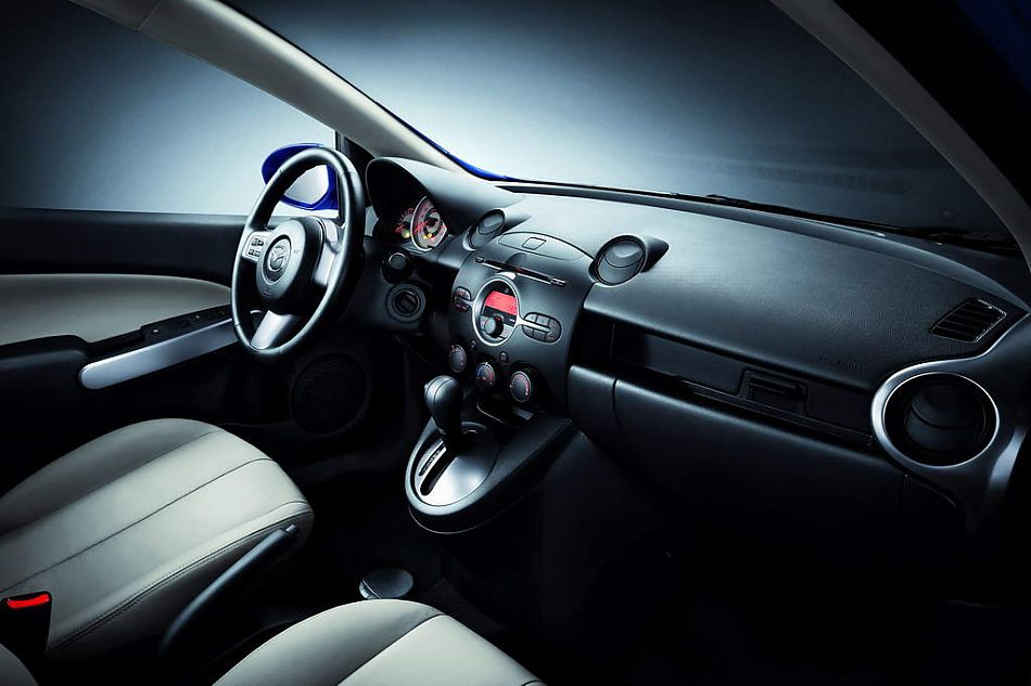 马自达2 1.5L天窗版内饰