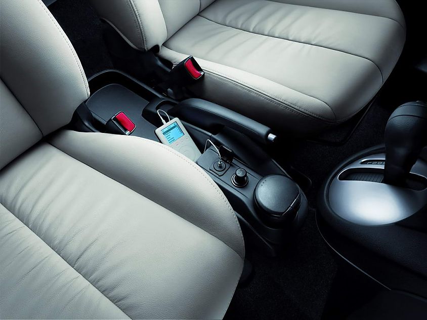 马自达2 1.5L天窗版内饰