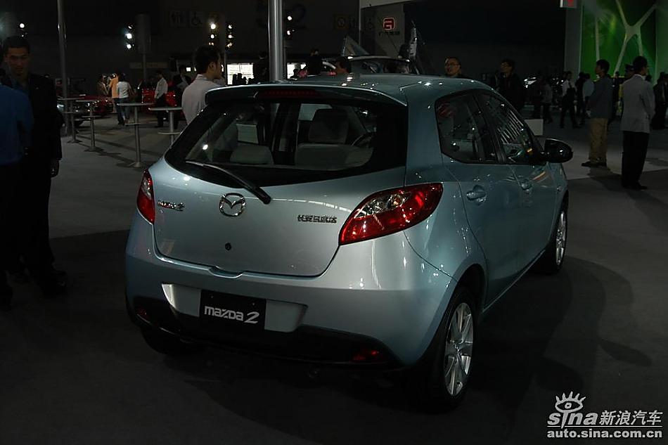 马自达2两厢