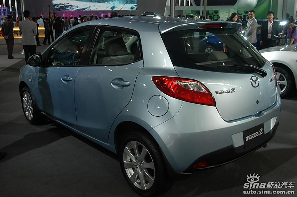 马自达2两厢