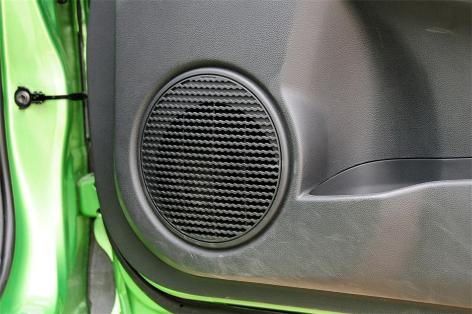 2012款 两厢炫动 1.5L 自动豪华版 空间