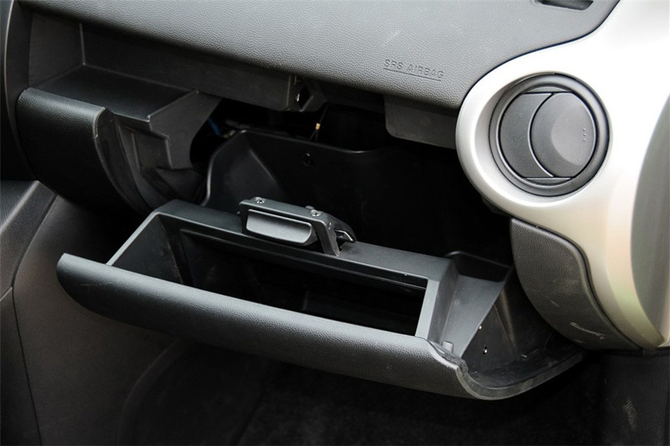 2012款 两厢炫动 1.5L 自动豪华版 内饰