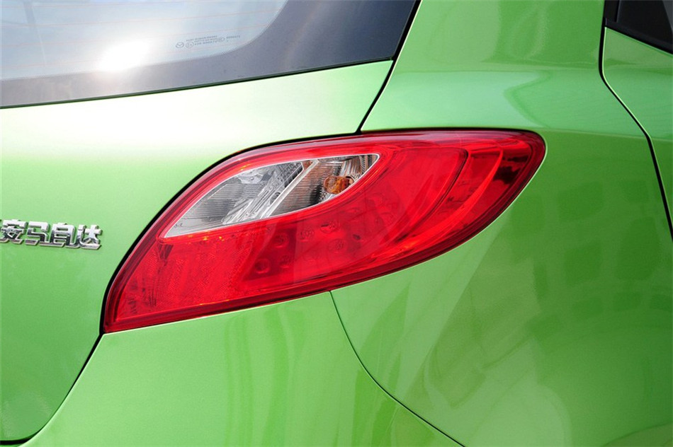 2012款 两厢炫动 1.5L 自动豪华版 细节