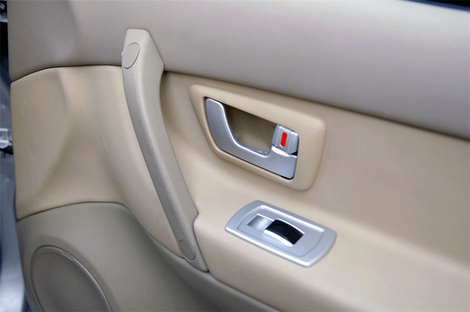 2.4L 四驱 MT 豪华型 座椅空间