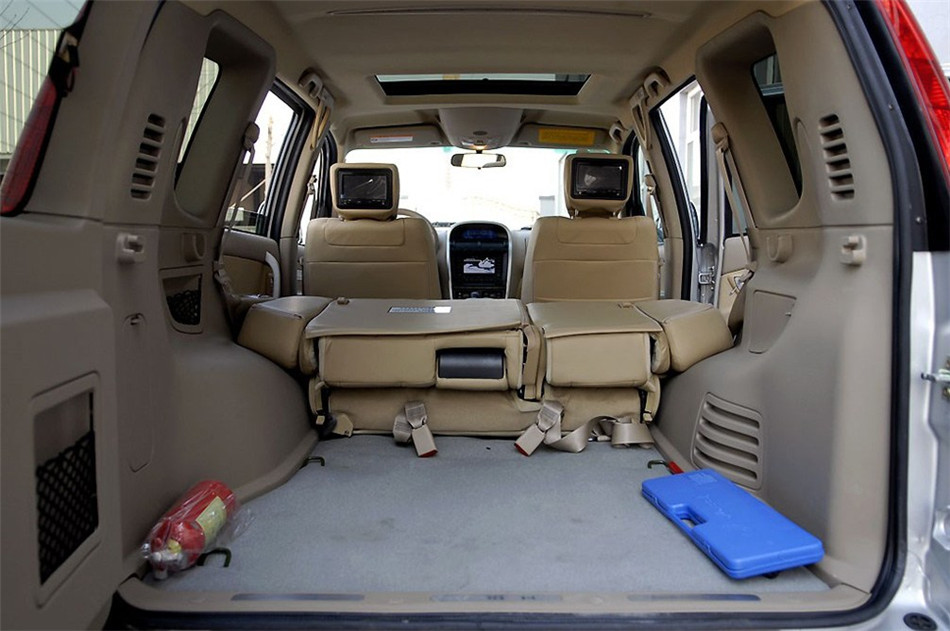 2.4L 四驱 MT 豪华型 座椅空间