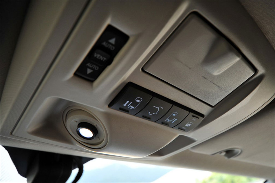 2013款进口大捷龙 3.6L自动豪华版 