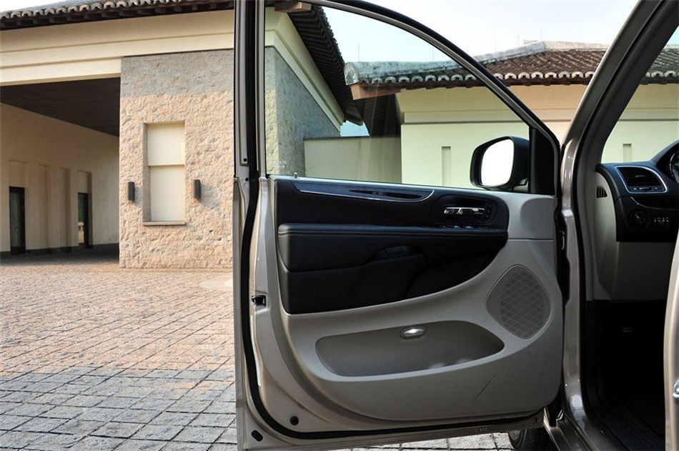 2013款进口大捷龙 3.6L自动豪华版 