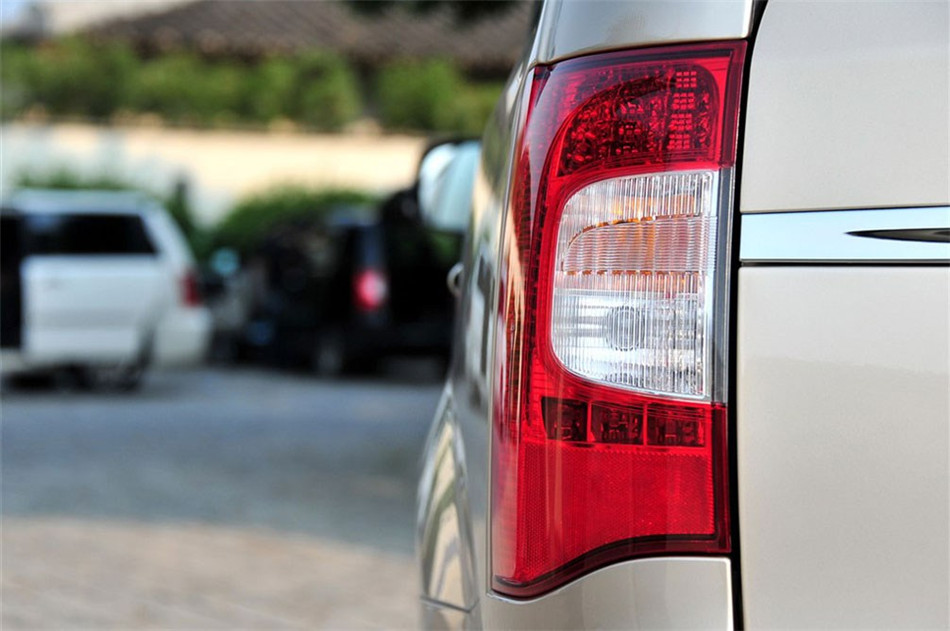 2013款进口大捷龙 3.6L自动豪华版 