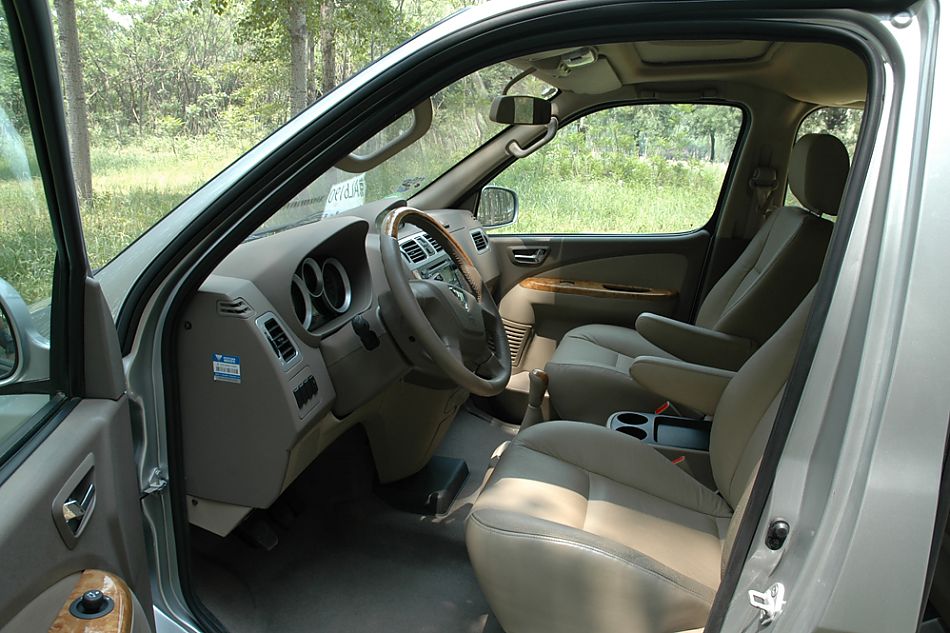 09款蒙派克内饰实拍图