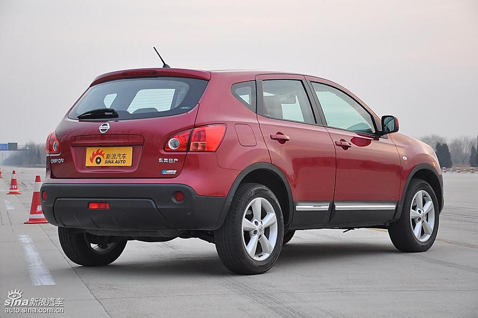 逍客2.0四驱自动实拍图