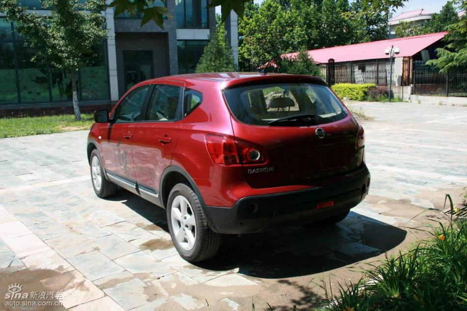 逍客2.0XV四驱自动