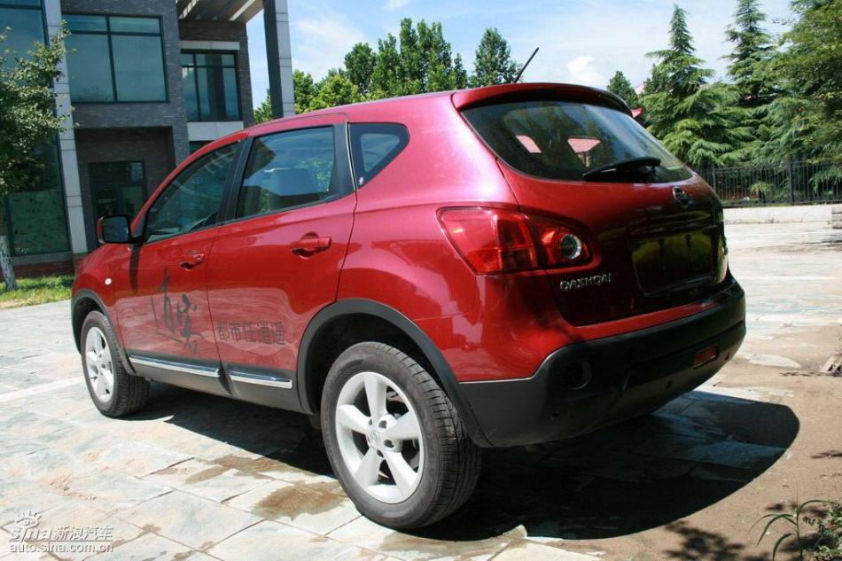 逍客2.0XV四驱自动